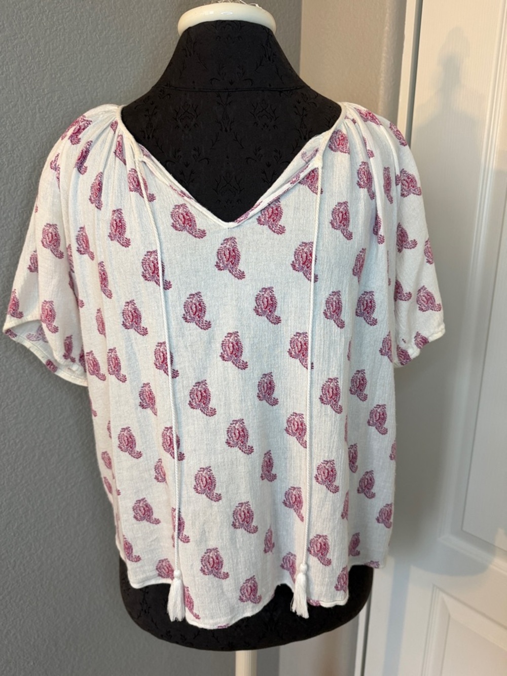 100% Cotton Ivory Peasant Blouse with Rose Pink Paisley Print EU 38